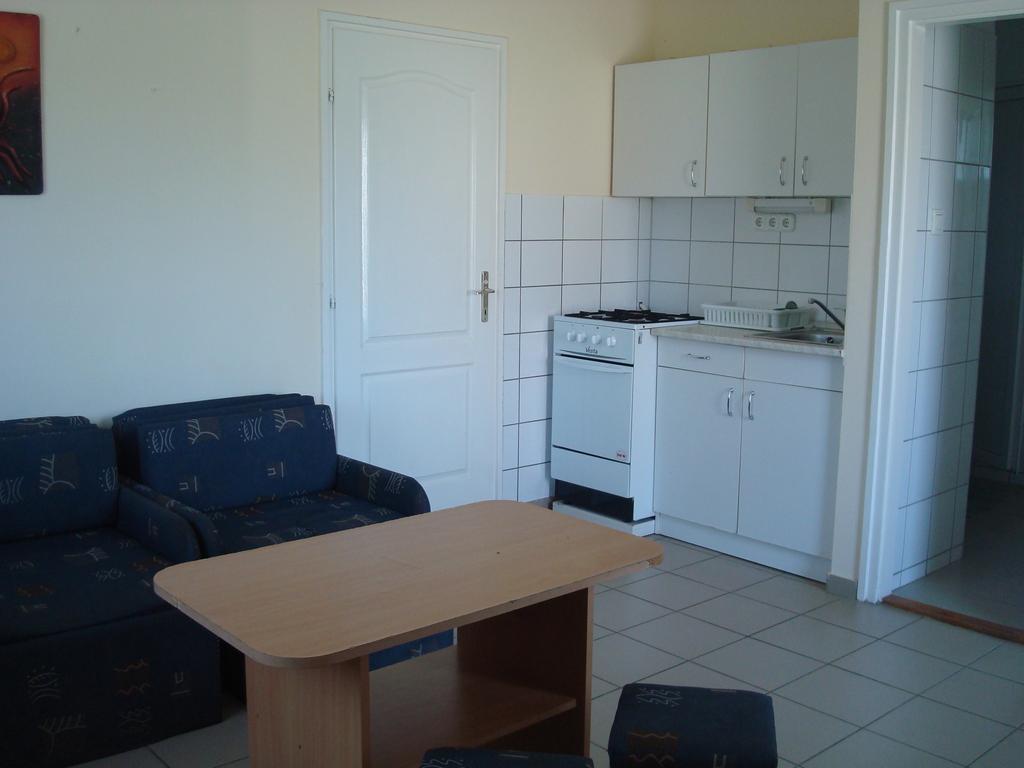 Termal Kemping Apartmanok Tiszaújváros Δωμάτιο φωτογραφία