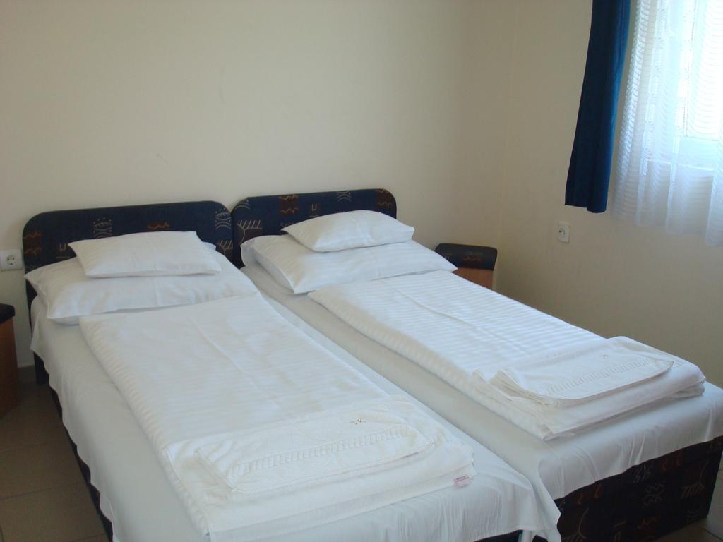 Termal Kemping Apartmanok Tiszaújváros Δωμάτιο φωτογραφία
