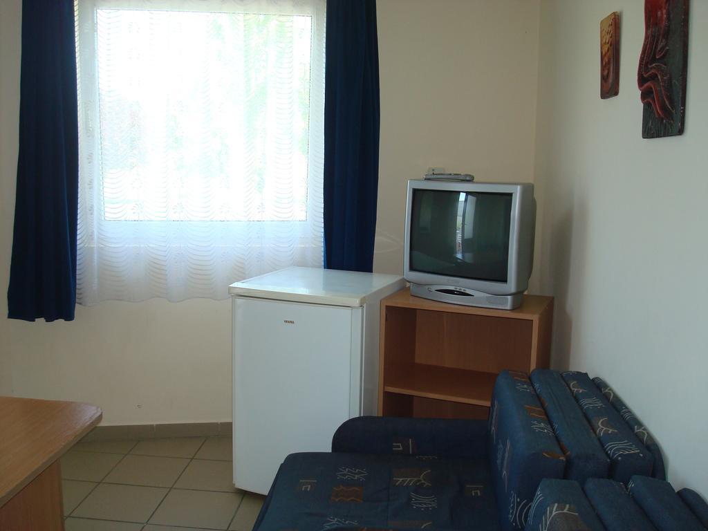 Termal Kemping Apartmanok Tiszaújváros Δωμάτιο φωτογραφία